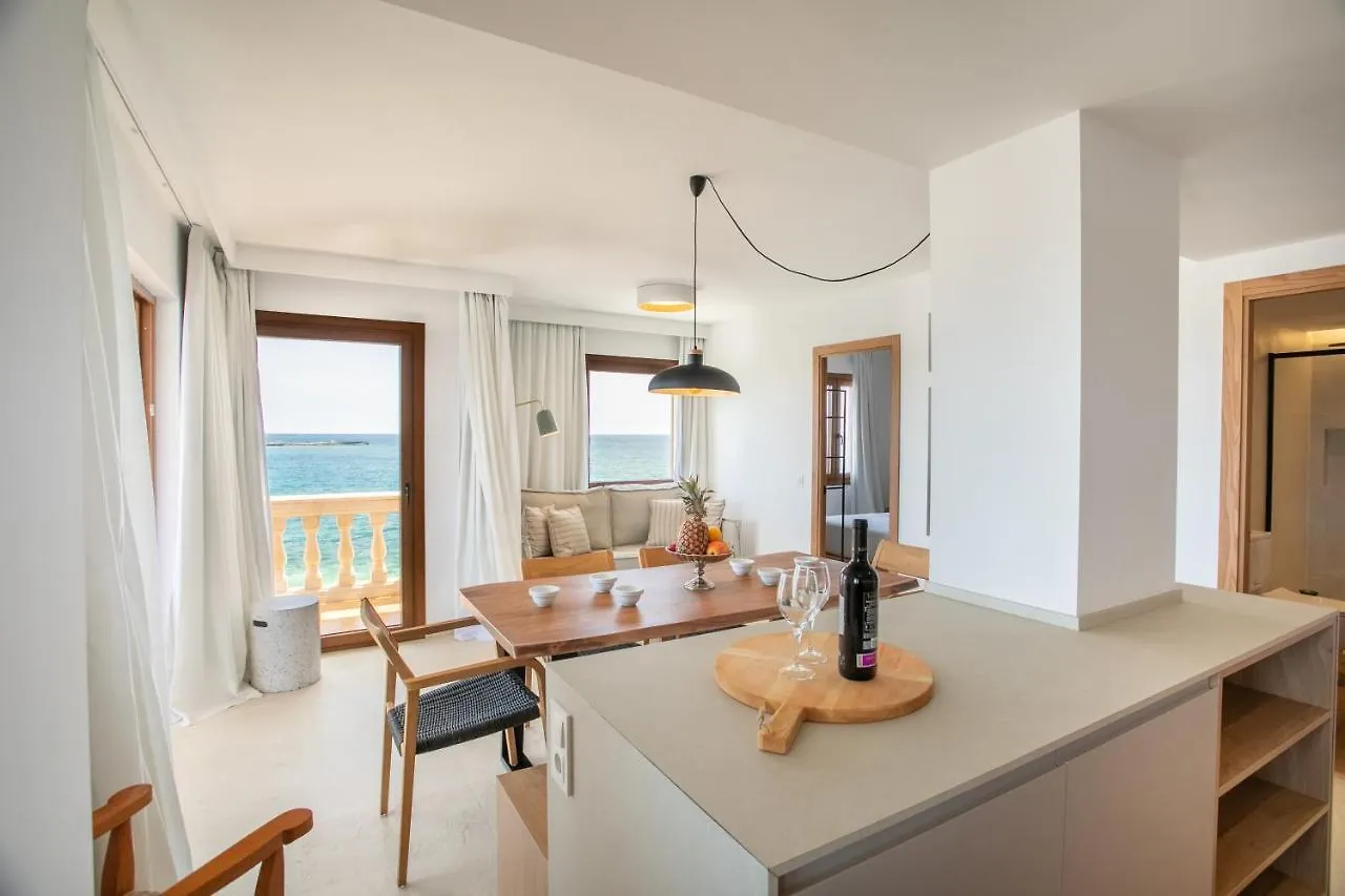 Beachfront Holiday Apartment Lotja 7 - Grupo Berna Colonia de Sant Jordi