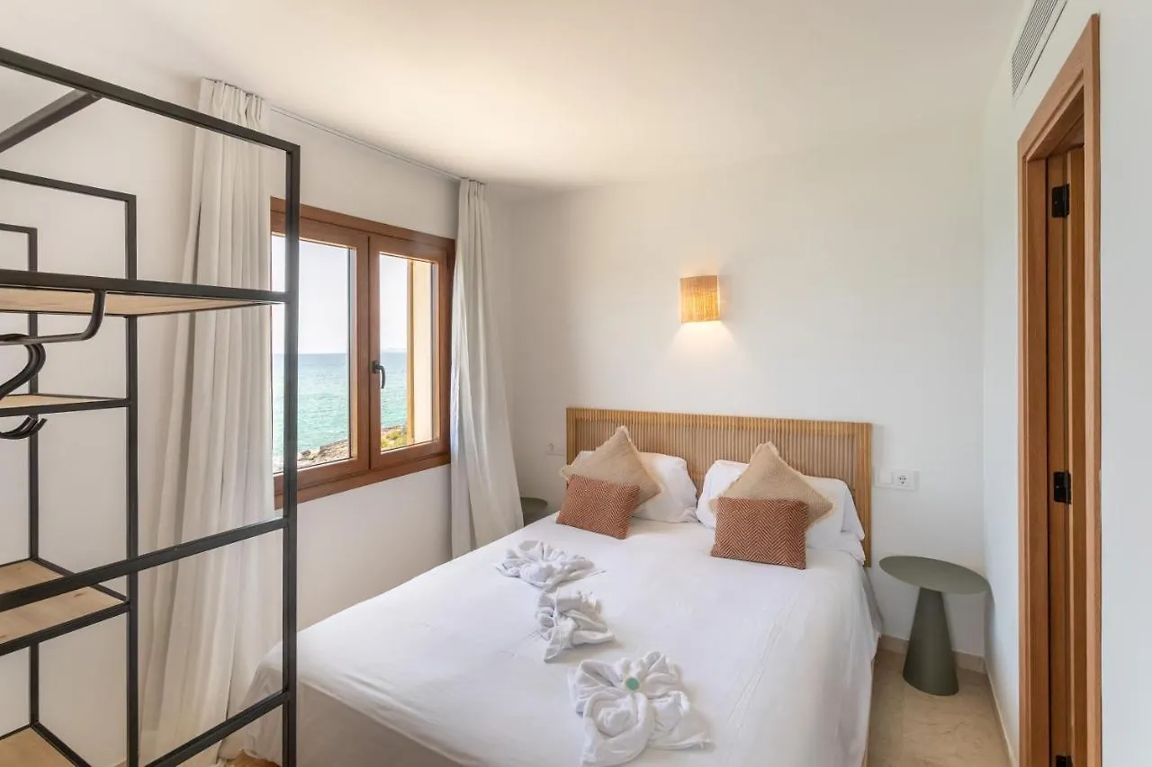 Beachfront Holiday Apartment Lotja 7 - Grupo Berna Colonia de Sant Jordi