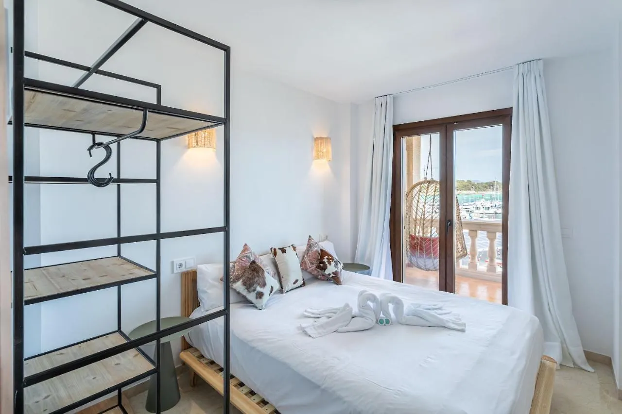 Beachfront Holiday Apartment Lotja 7 - Grupo Berna Colonia de Sant Jordi